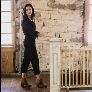 Akaiv 3/4 Sleeve Collared Jumpsuit
